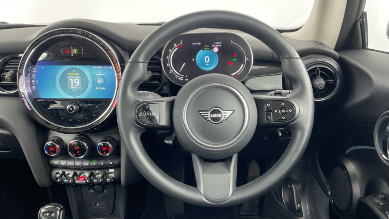 MINI Hatchback 1.5 Cooper Classic 3dr Auto [Comfort Pack] Petrol Hatchback